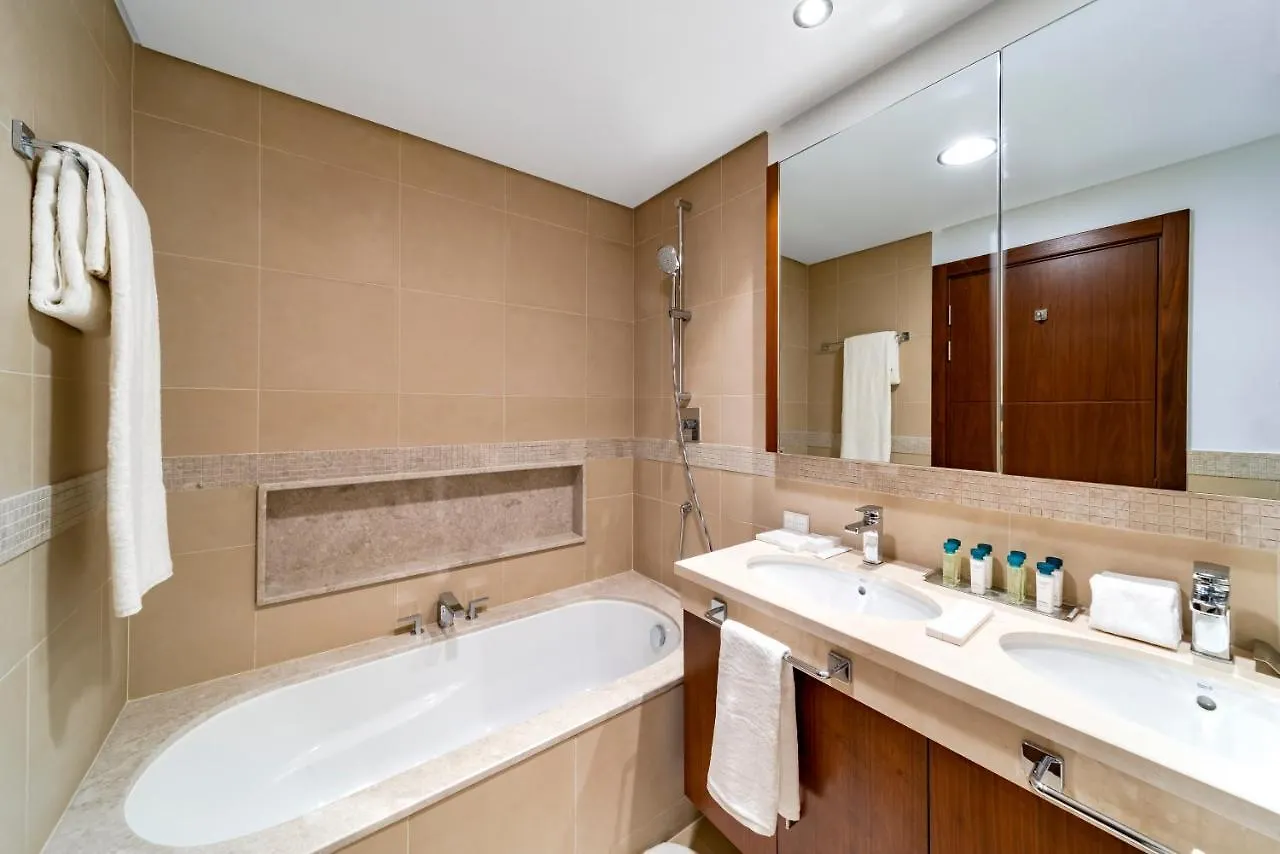 Full Burj Khalifa View: Atlas Homestays - 03 Bedroom At Burj Vista 5005 Dubai United Arab Emirates