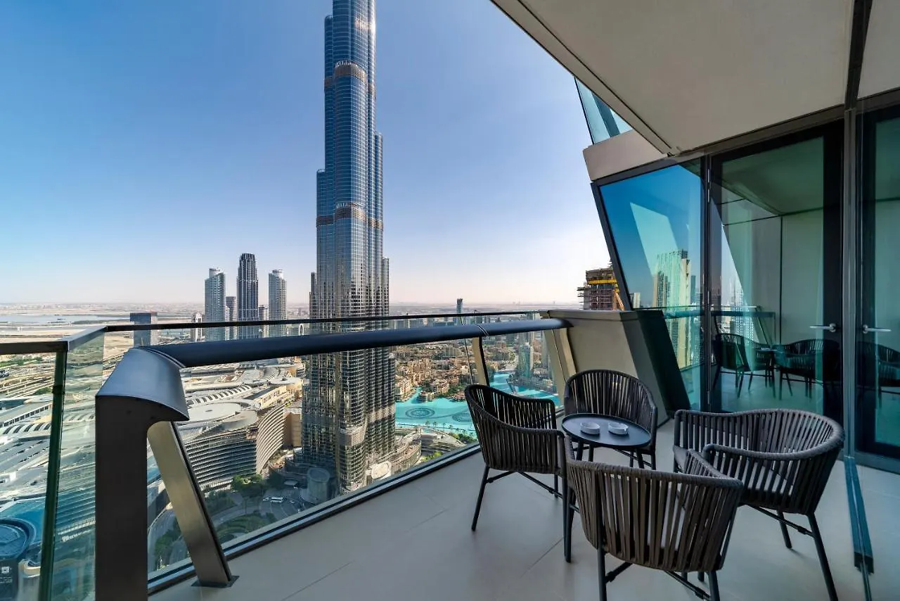 Full Burj Khalifa View: Atlas Homestays - 03 Bedroom At Burj Vista 5005 Dubai Apartment