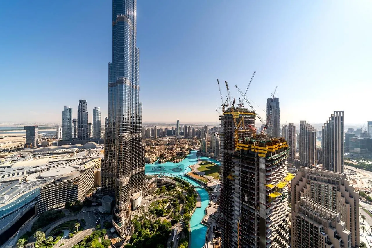 Full Burj Khalifa View: Atlas Homestays - 03 Bedroom At Burj Vista 5005 Dubai