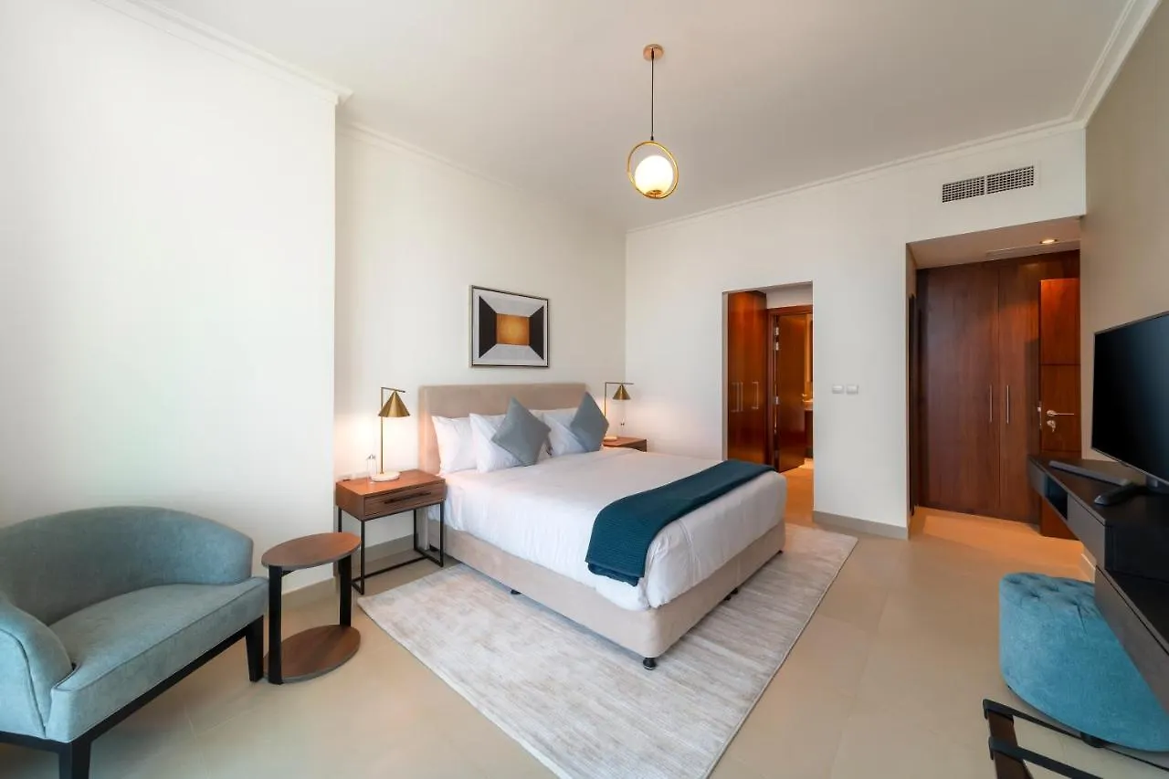 Full Burj Khalifa View: Atlas Homestays - 03 Bedroom At Burj Vista 5005 Dubai Apartment